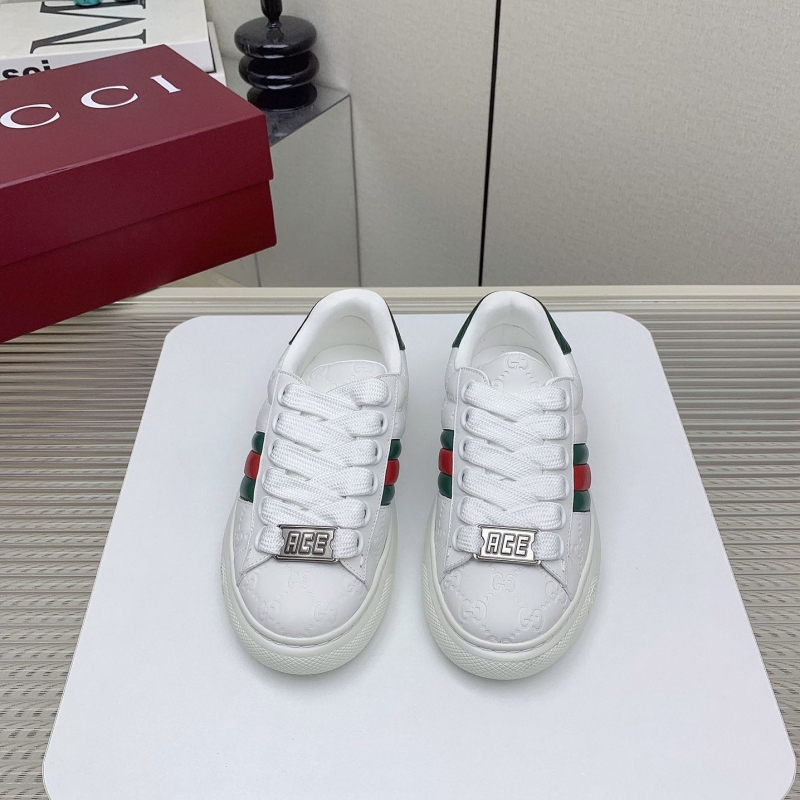 G*u*i casual shoes